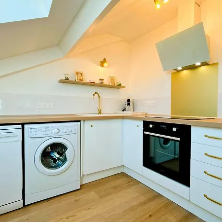 Sous Les Toits De La Digue