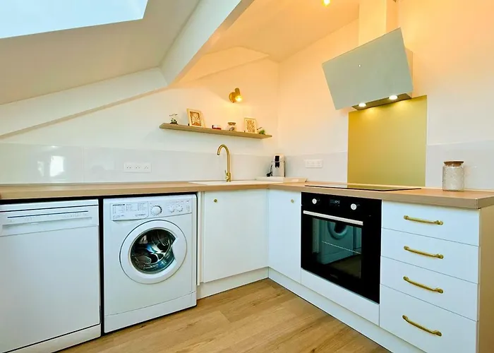 Sous Les Toits De La Digue