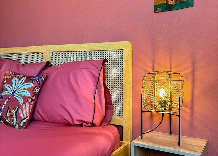 Sous Les Toits De La Digue *